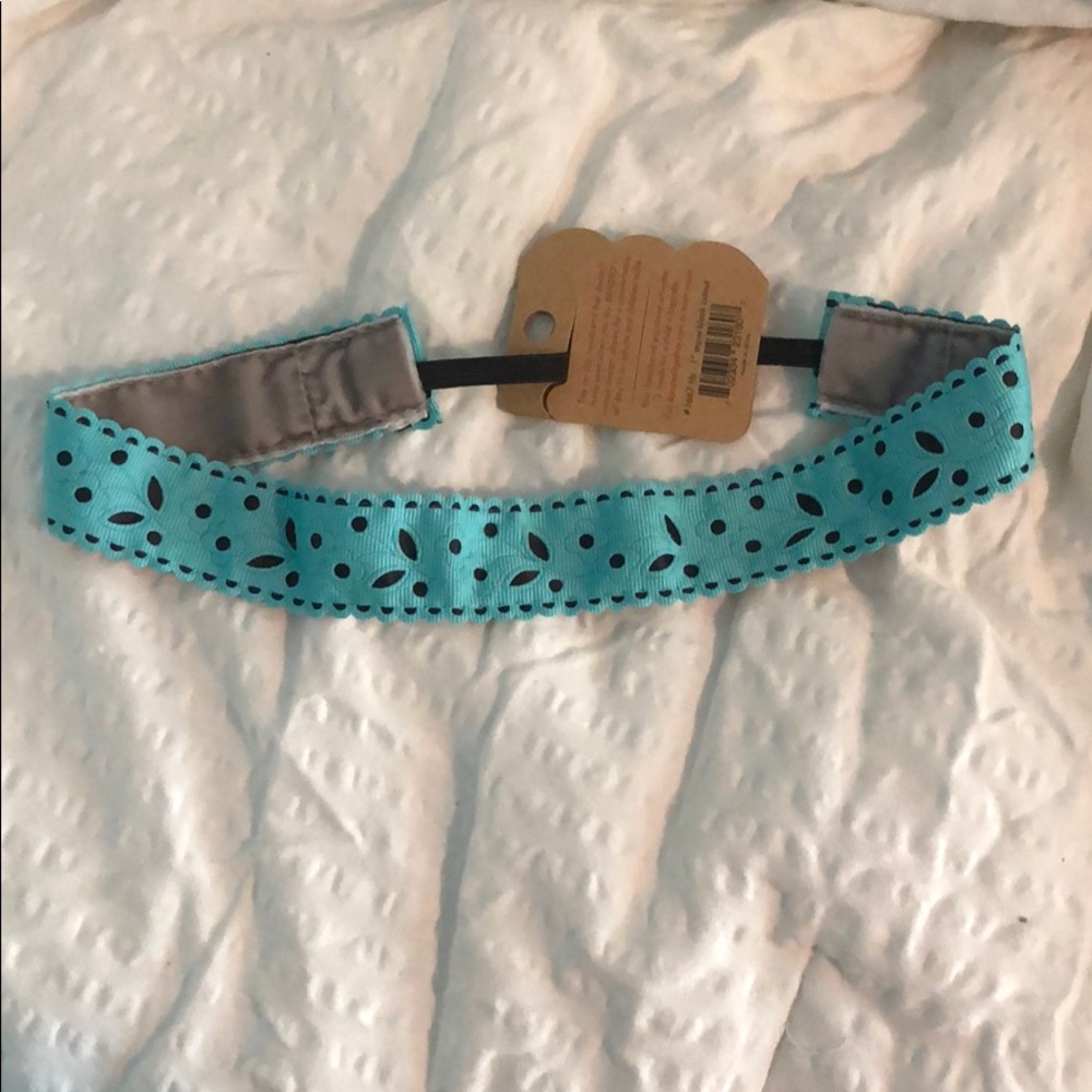 NWT cute headband!!